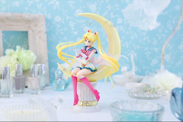 Sailor Moon Eternal FiguartsZero Chouette Super Sailor Moon (Bright Moon & Legendary Silver Crystal)
