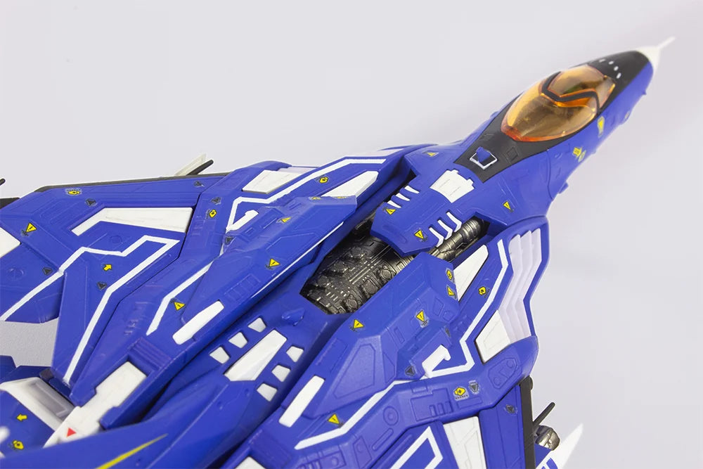 Raiden V Director's Cut FT-00004A Azuma (2P Color Ver.) 1/100 Scale Model Kit