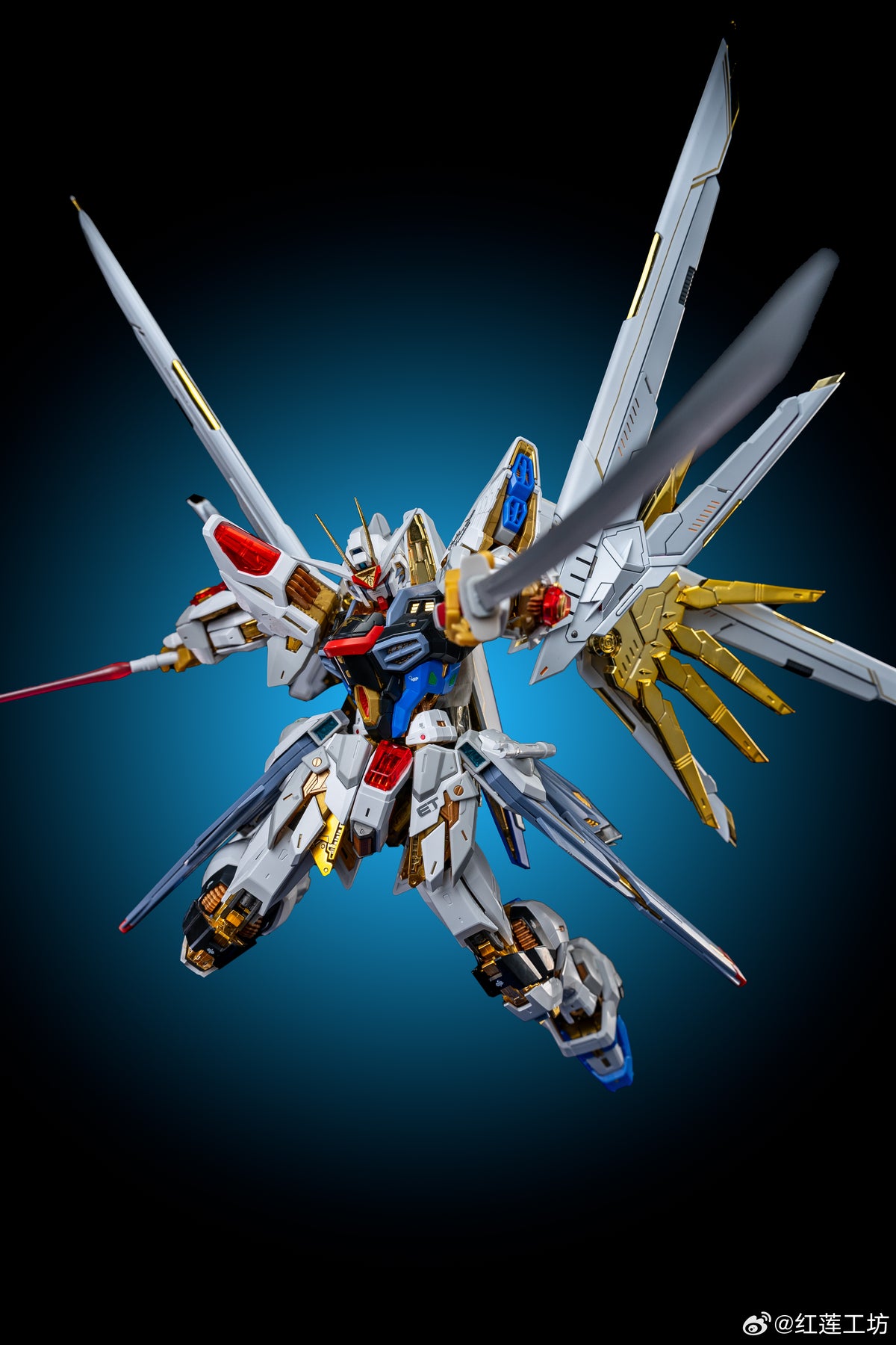 Red Lotus 1/100 Proud Defender (White Ver.)