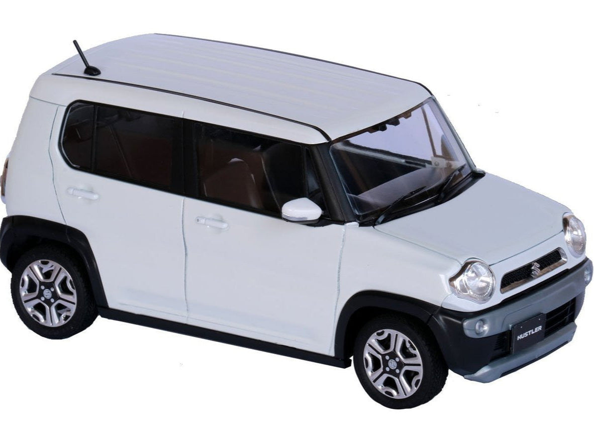 Fujimi 1/24 Suzuki Hustler (Pure White Pearl)