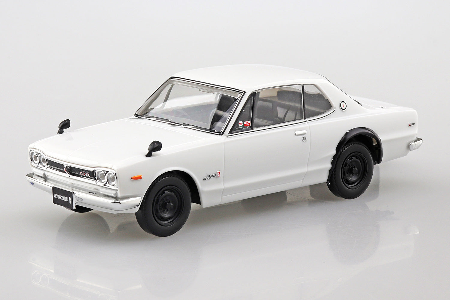 Aoshima 1/32 Snap Kit #09-B -WH Nissan C10 Skyline 2000GT-R(White)