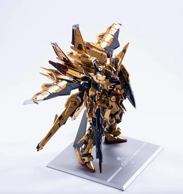 Evolution MG 1/100 Day Breaker Model Kit