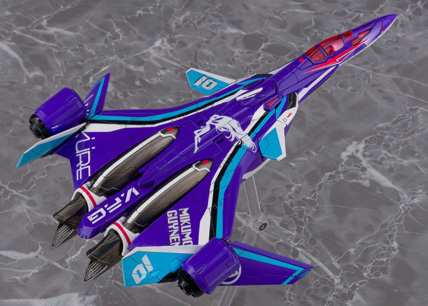 Macross Delta V.F.G. VF-31J Siegfried Mikumo Guynemer Model Kit