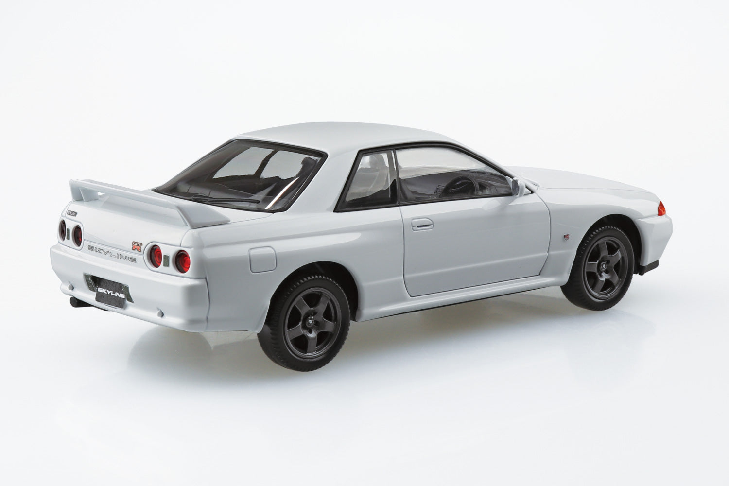 Aoshima 1/32 Snap Kit #14-CW Nissan R32 Skyline GT-R(Crystal White)