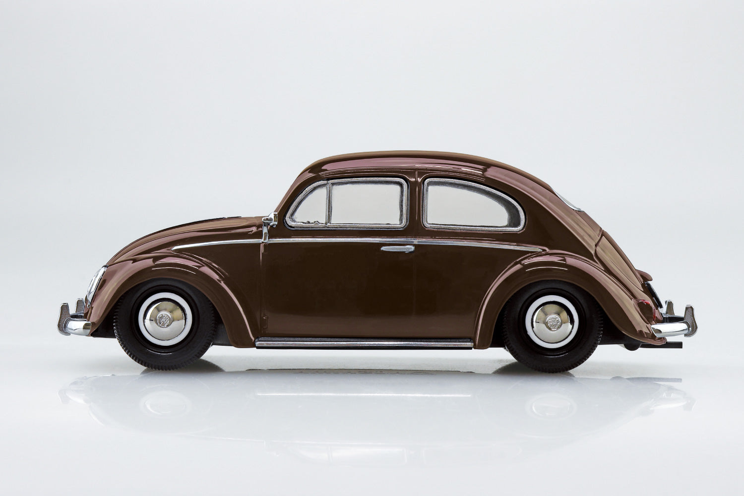 Aoshima 1/32 Volkswagen Beetle (Texas Brown)