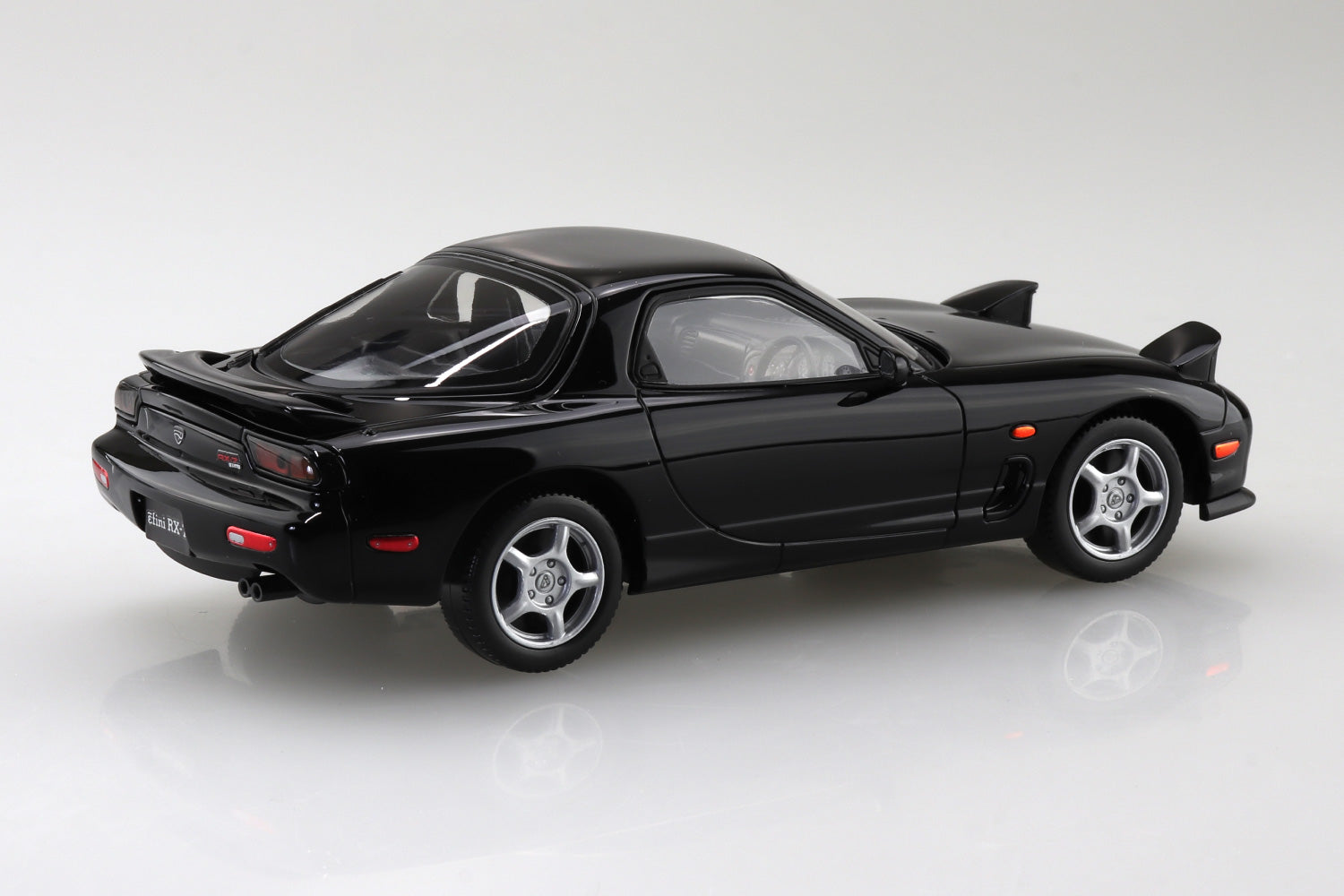 Aoshima 1/32 SNAP KIT #04-BB, Efini FD3S RX-7 (Brilliant Black)