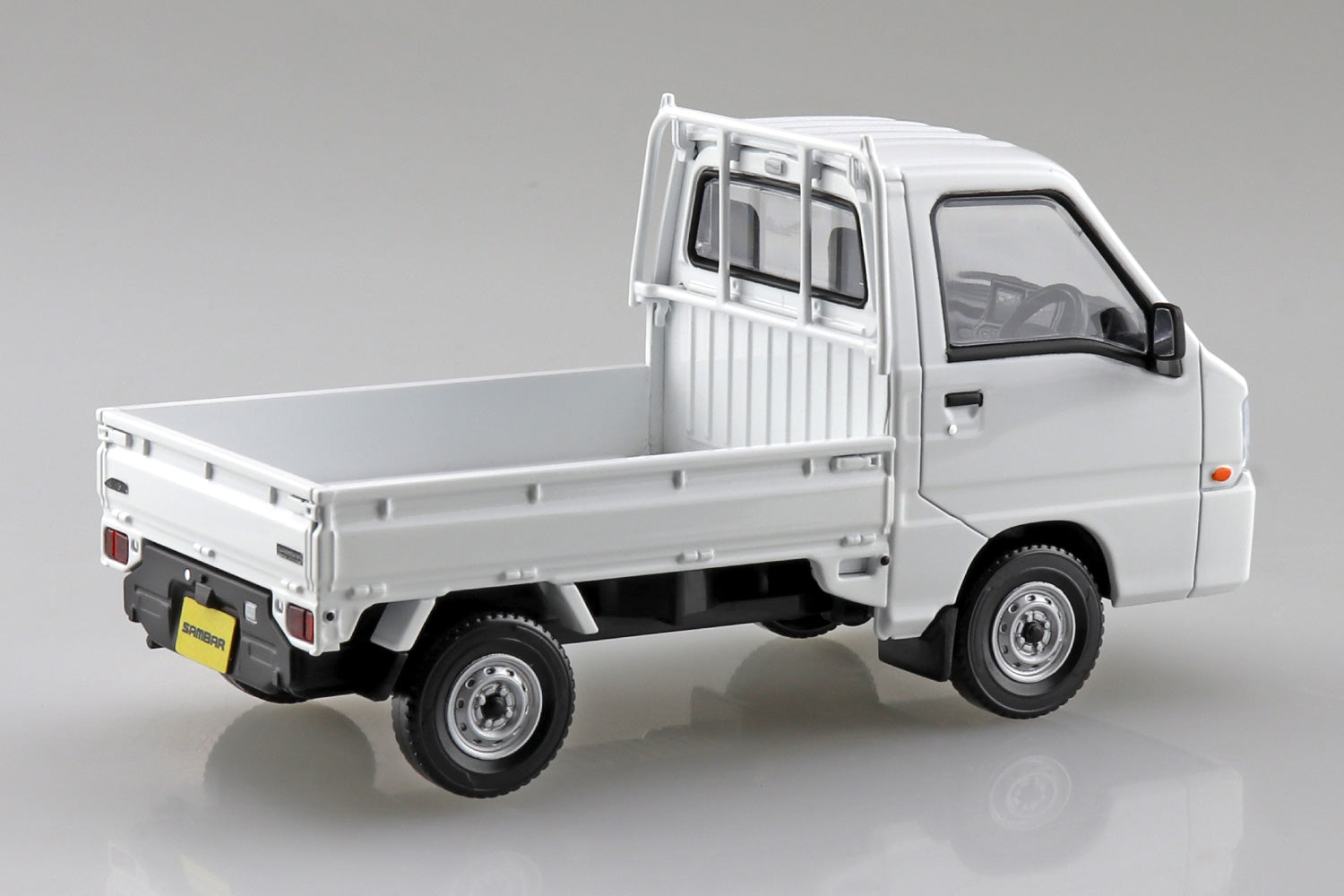 Aoshima 1/32 Snap Kit Subaru Sambar Truck (Frost White)