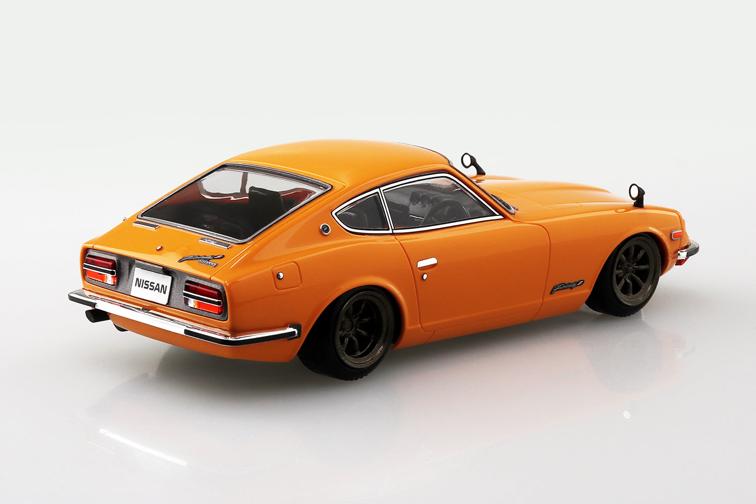 Aoshima 1/32 SNAP KIT #13-SP4 Nissan S30 Fairlady Z Custom Wheel (Safari Brown)