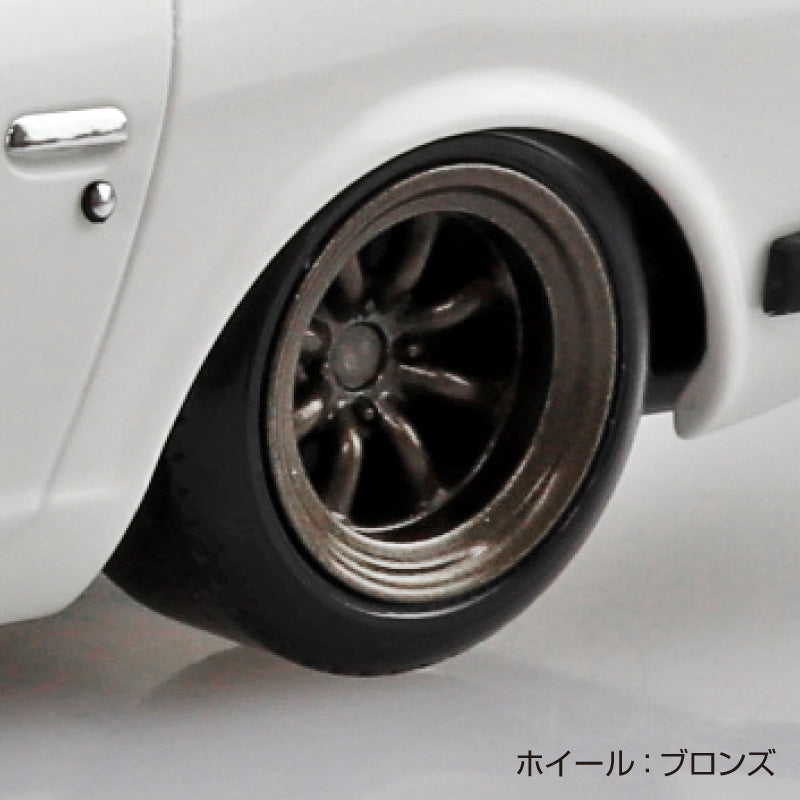 Aoshima 1/32 Snap Kit #15CU-WH Nissan S30 Fairlady Z Custom(White)