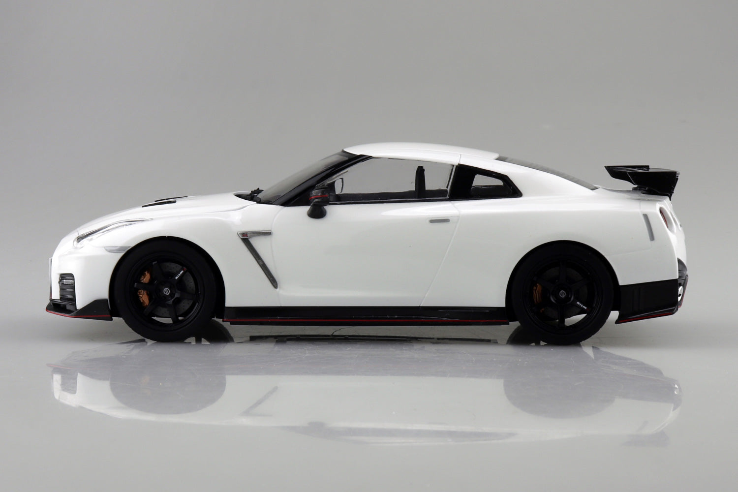 Aoshima 1/24 Snap Car #05-BW 1/24 R35 NISSAN GT-R NISMO 2017 Brilliant White Pearl