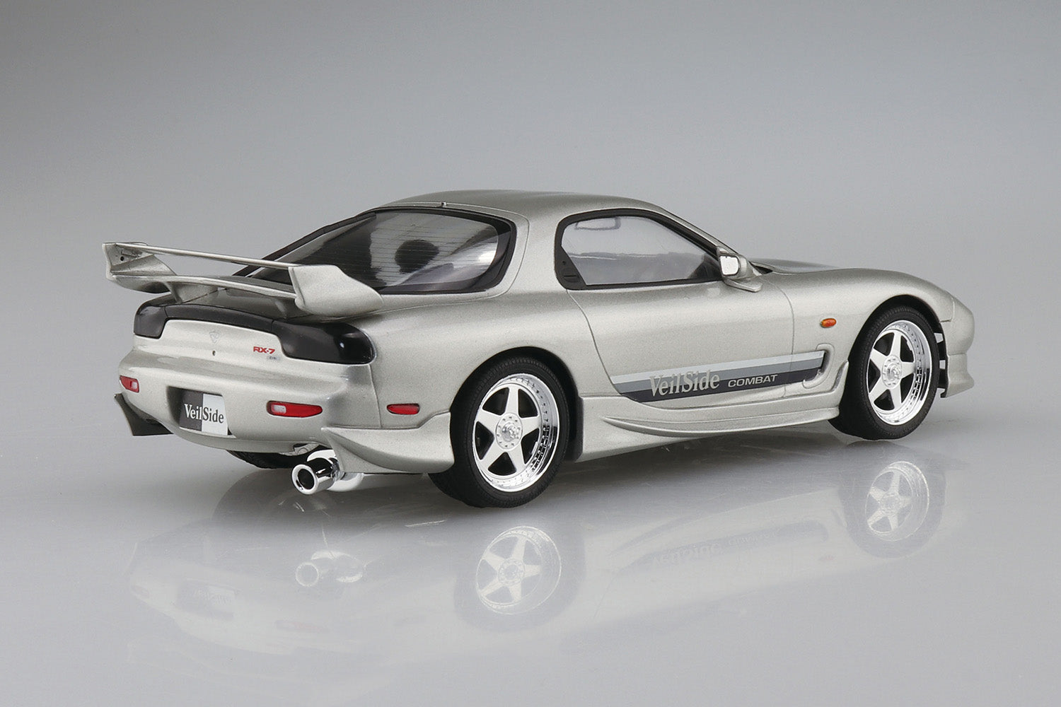 Aoshima 1/24 VeilSide Combat Model FD3S RX-7 '91 (MAZDA)