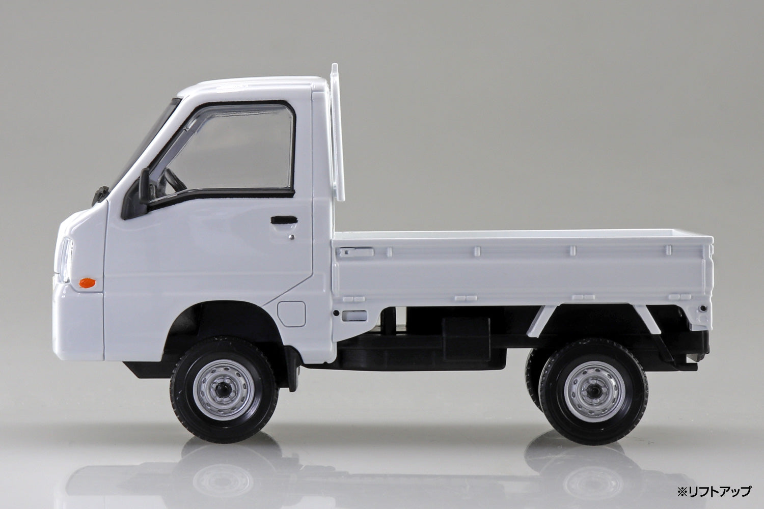 Aoshima 1/32 Snap Kit Subaru Sambar Truck (Frost White)