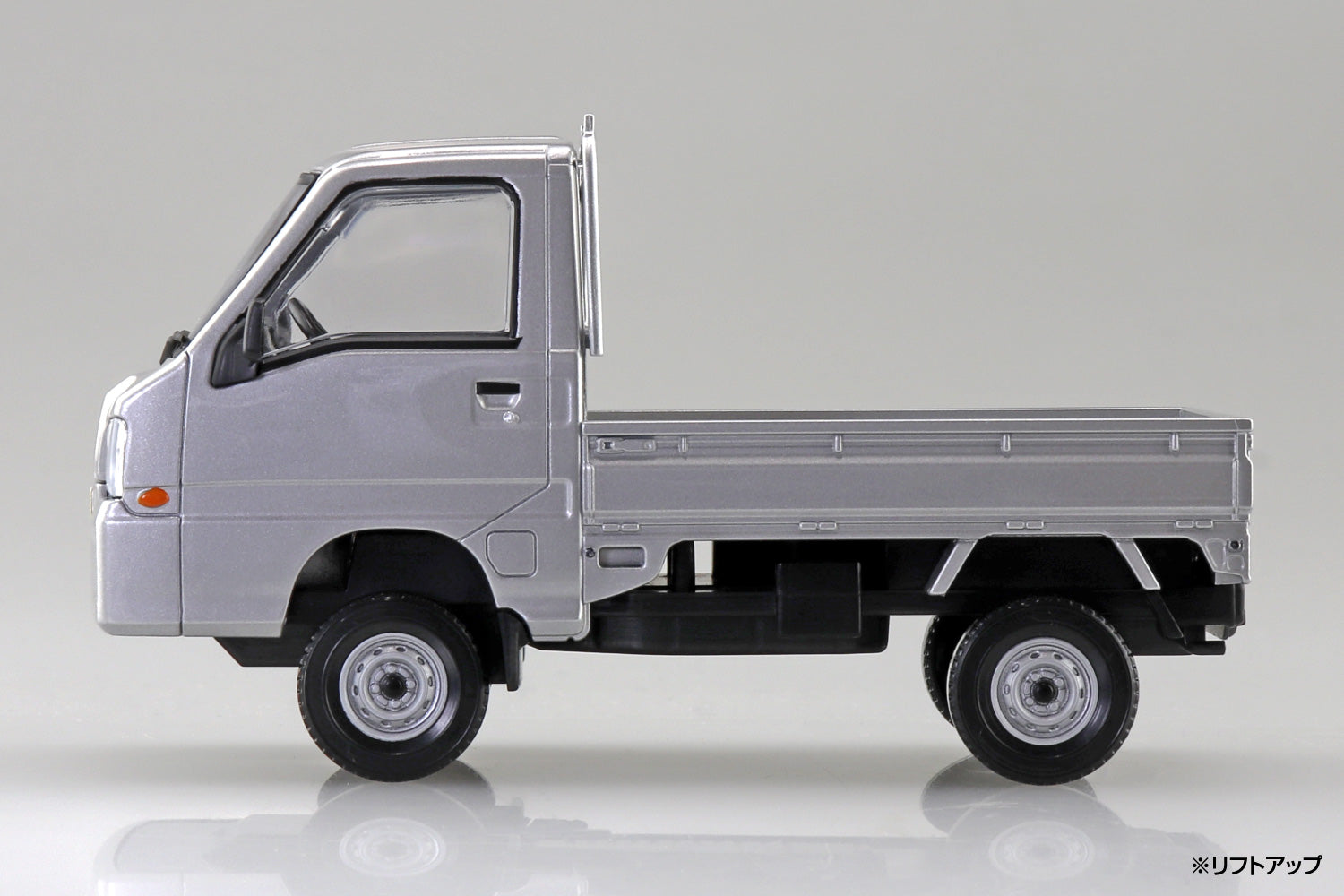 Aoshima 1/32 Snap Kit Subaru Sambar Truck (Sterling Silver Metallic)