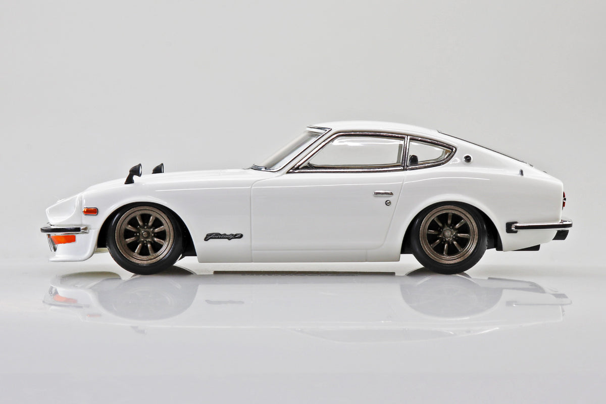 Aoshima 1/32 Snap Kit #15CU-WH Nissan S30 Fairlady Z Custom(White)