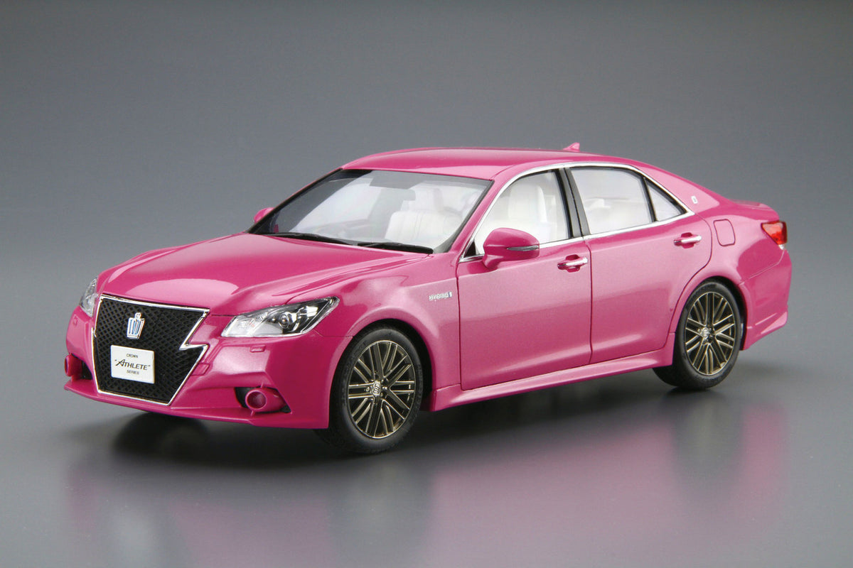 Aoshima 1/24 Toyota GRS214/AWS210 Crown '15