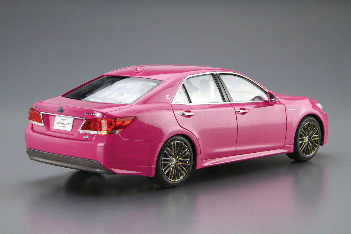 Aoshima 1/24 Toyota GRS214/AWS210 Crown '15