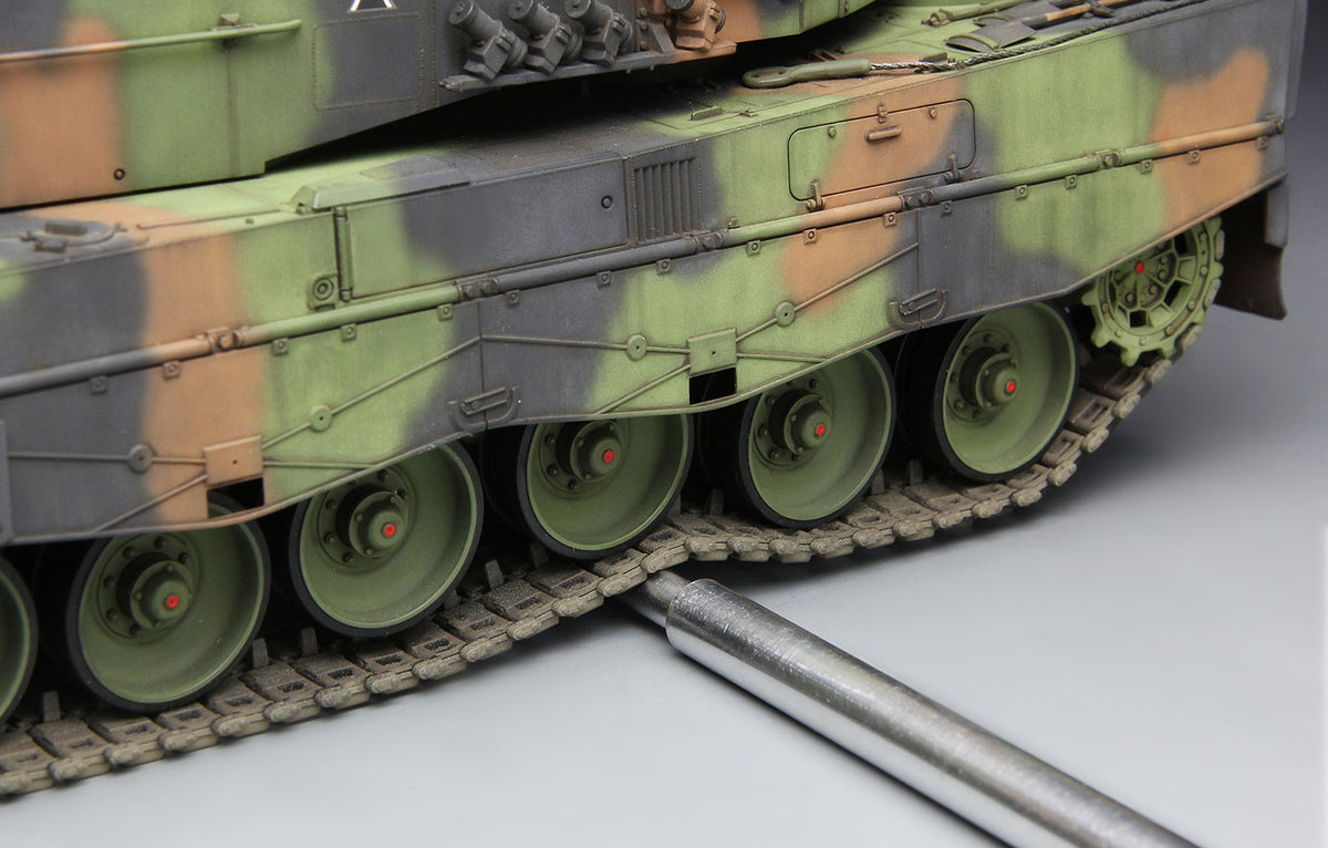Meng 1/35 German Main Battle Tank Leopard 2 A4