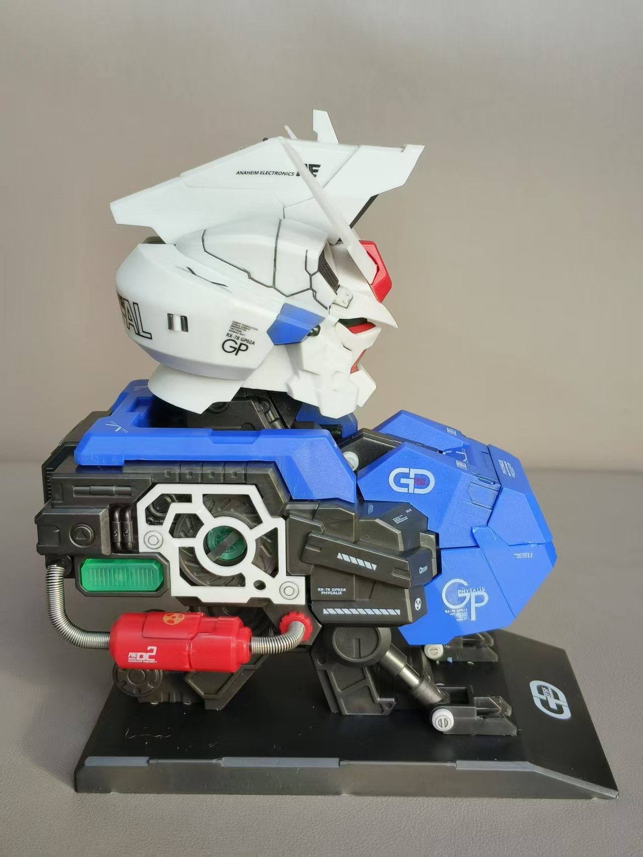 GP02 Bust 1/38 Scale Model Kit