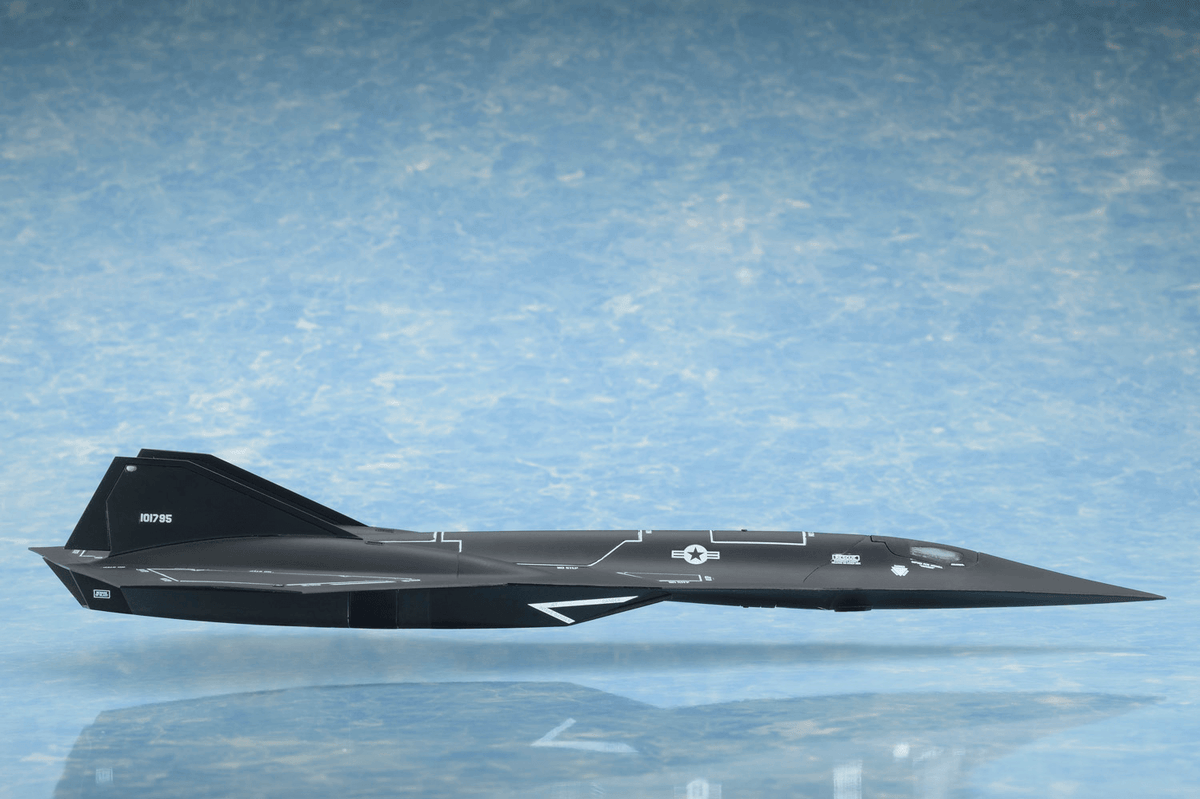 Top Gun Maverick Darkstar 1/72 Scale Model Kit