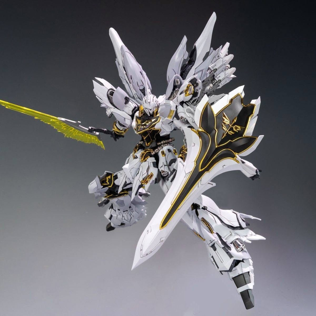 Comet Technology 1/100 scale White Version Model Kit