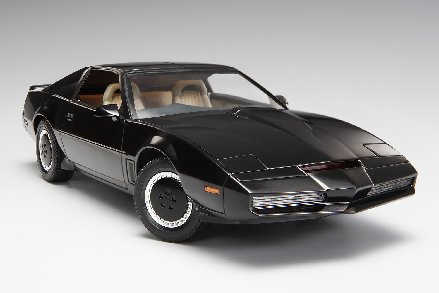 Knight Rider K.I.T.T. (Season 1) 1/24 Scale Model Kit