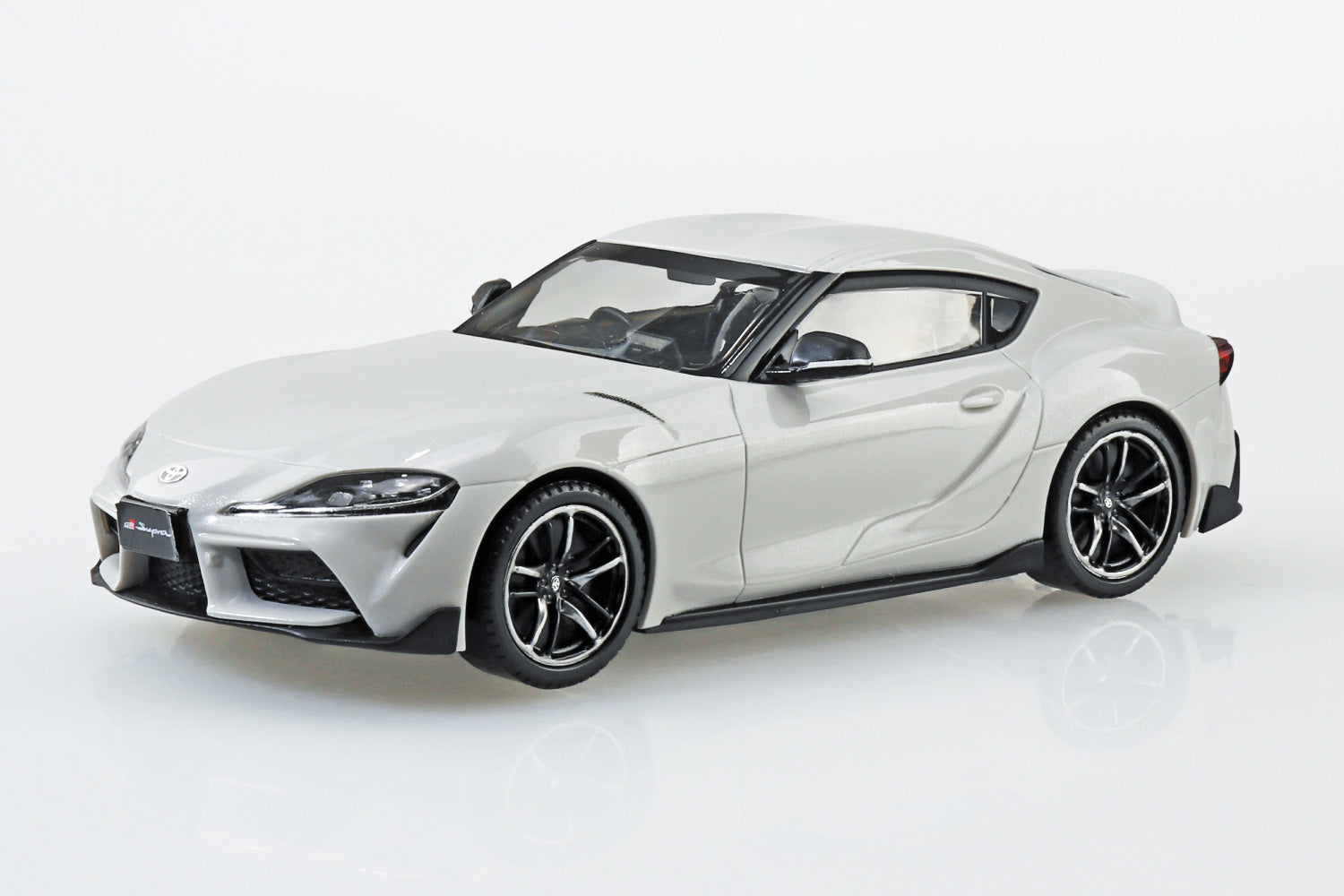 Aoshima 1/32 Snap Kit #10-B WT Toyota GR Supra 2019(White Metallic)