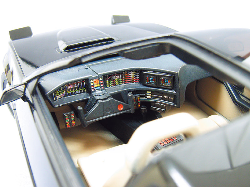 Knight Rider K.I.T.T. (Season 1) 1/24 Scale Model Kit