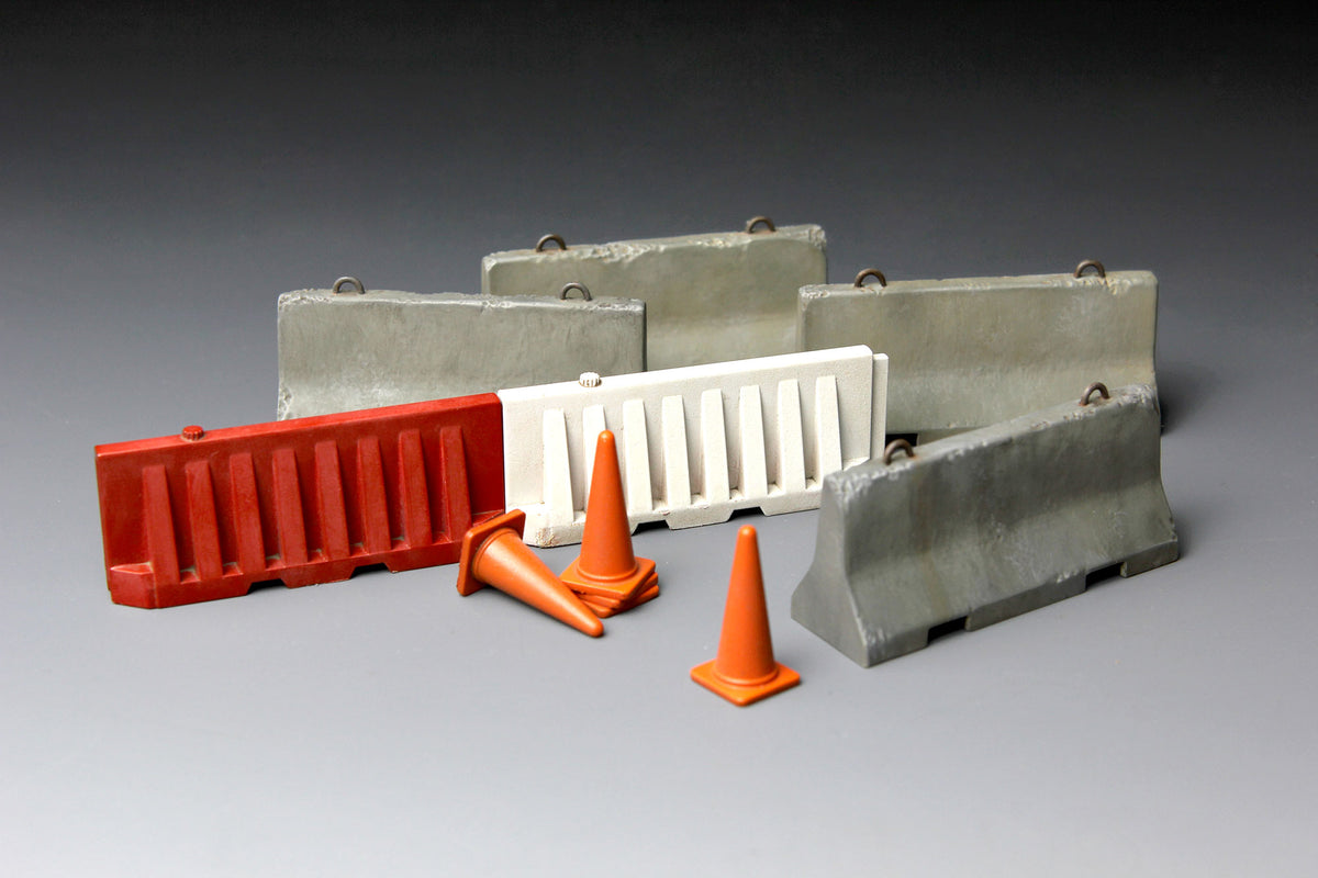 Meng Concrete & Plastic Barrier Set 1/35