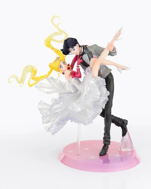 Sailor Moon FiguartsZERO Chouette Usagi and Tuxedo Mask (Moonlight Glow Edition)