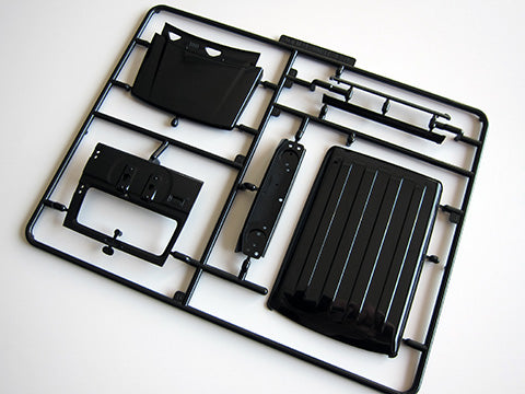 Fujimi 1/24 Suzuki Jimny JB64 (Chiffon Ivory Metallic/Black 2 Tone Roof)