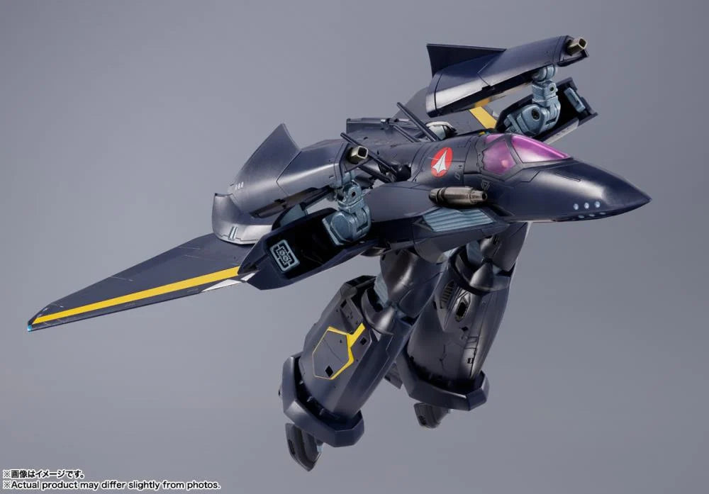 Macross 7 DX Chogokin VF-17S Nightmare Stealth Valkyrie (Gamlin Kizaki) Action Figure