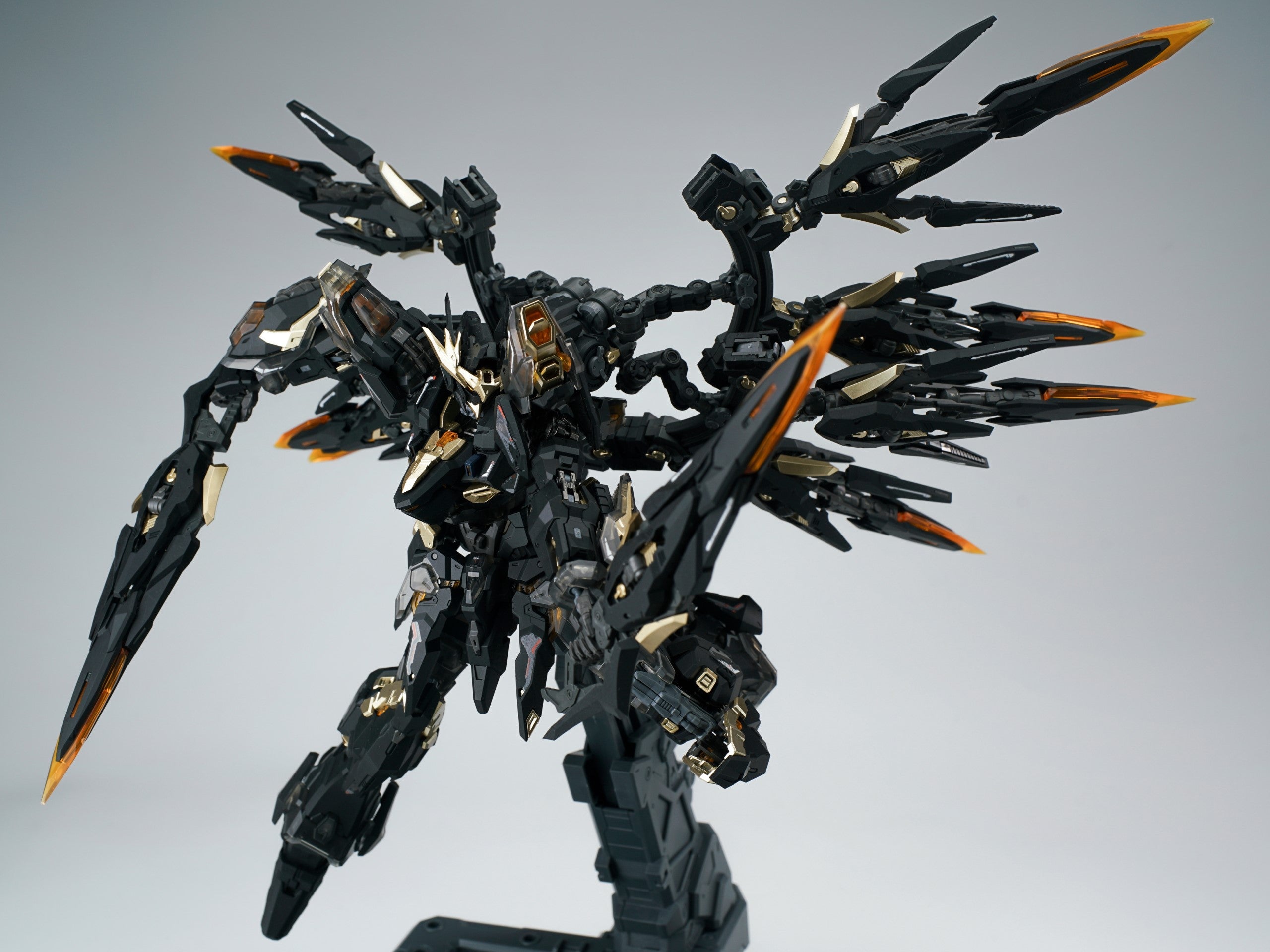 Vientiane Fusion Apocalypse (Black) 1/100 Scale Model Kit