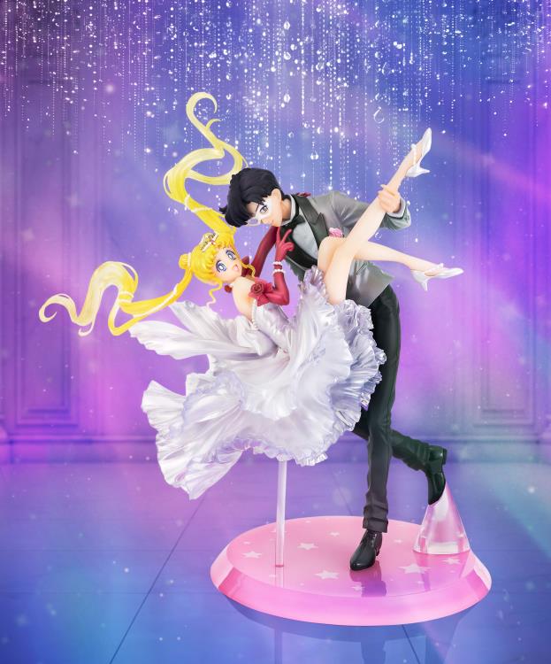 Sailor Moon FiguartsZERO Chouette Usagi and Tuxedo Mask (Moonlight Glow Edition)
