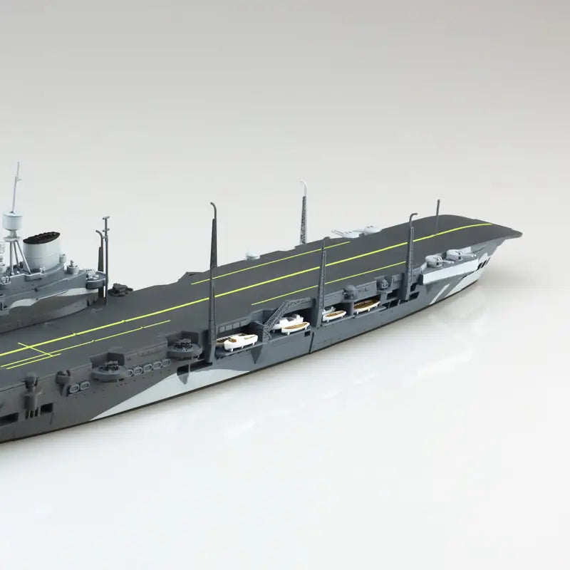 Aoshima 1/700 British Aircraft Carrier HMS ILLUSTRIOUS