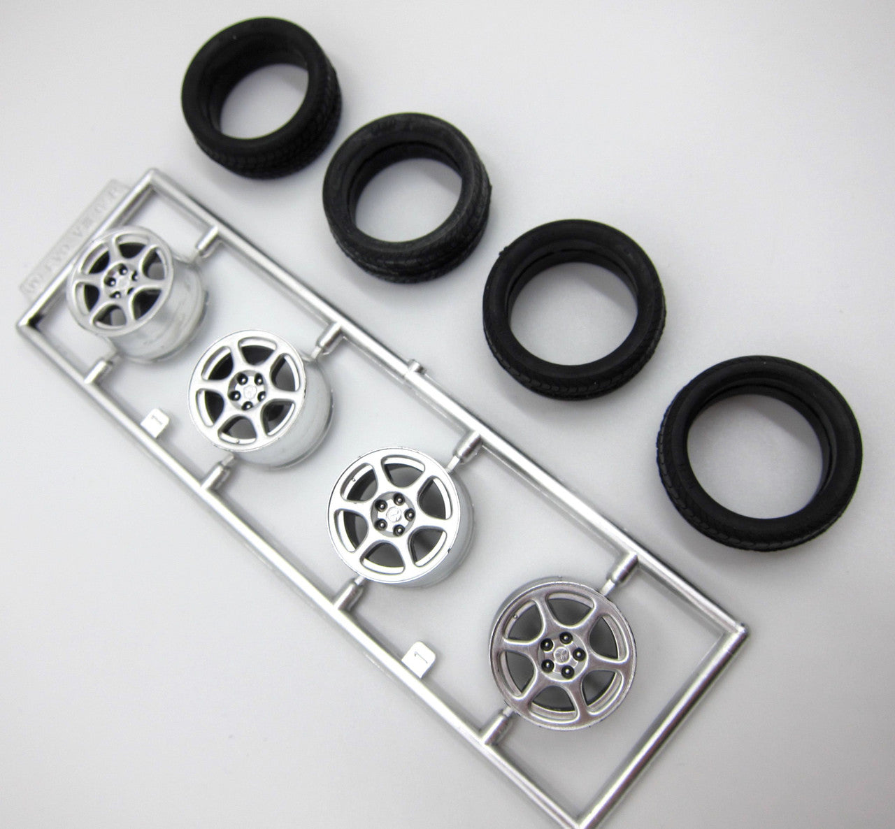 Fujimi 1/24 ID-322 Mitsubishi Lancer Evolution VIII GSR (w/GT-W Wing)