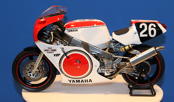 Fujimi 1/12 Yamaha YZF750 Lucky Strike Roberts