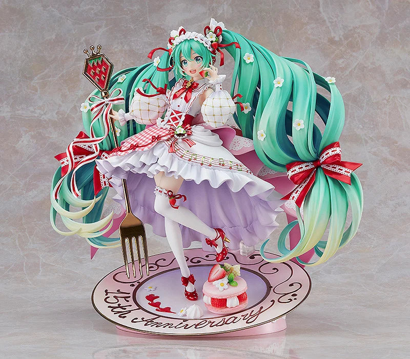 Vocaloid Hatsune Miku Strawberry Motif (15th Anniversary Ver.) 1/7 Scale Figure