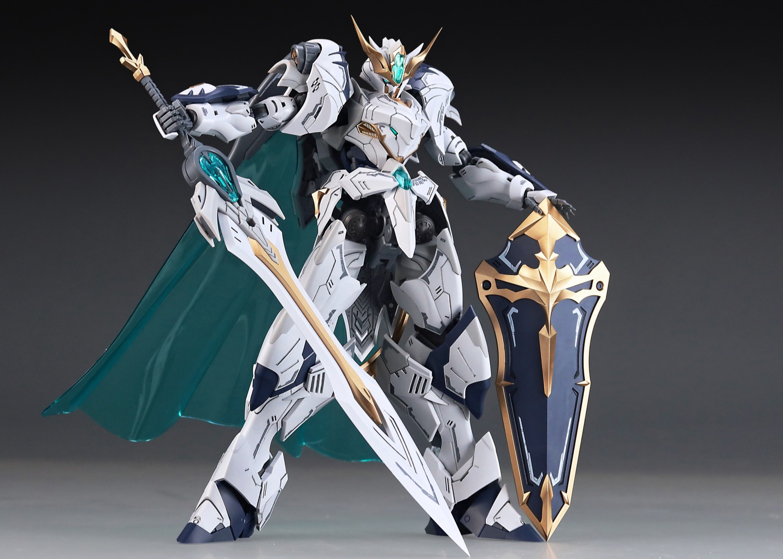 The Round Table Knights Giant Sword Tristan 1/144 Scale Model Kit – USA ...