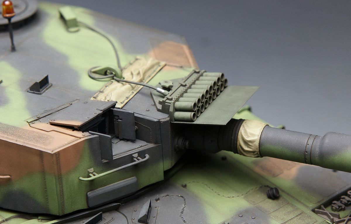 Meng 1/35 German Main Battle Tank Leopard 2 A4