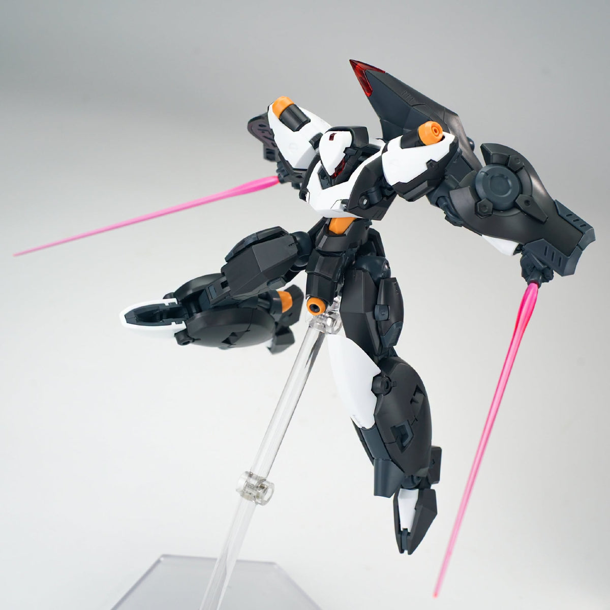 Chief Continent Super Dynamic Cavalry Franz Alpha (Black Shark Ver.) Model Kit