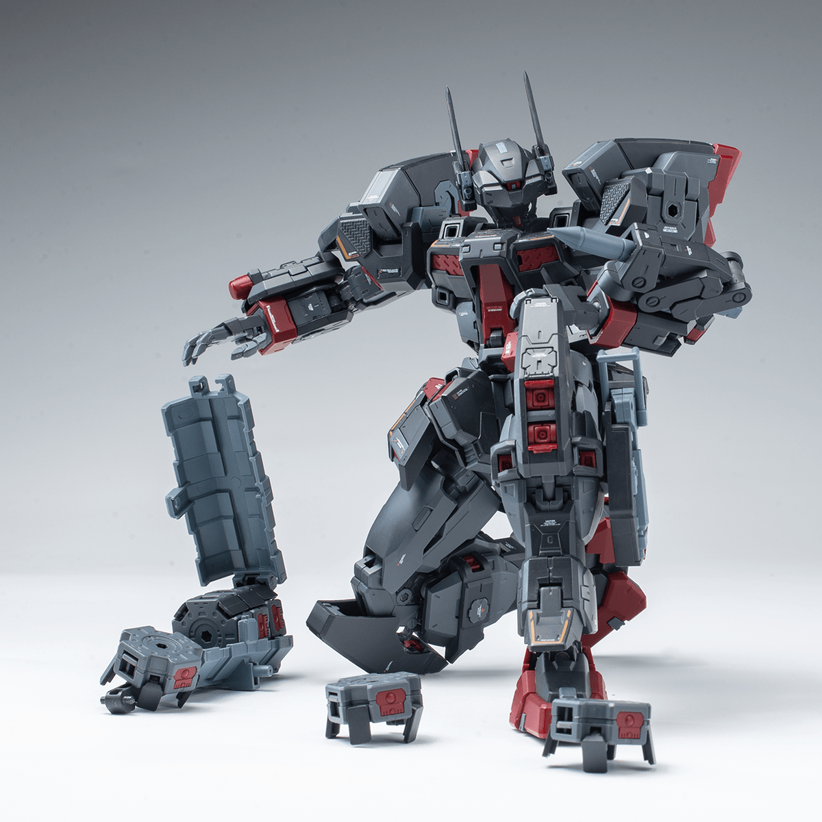 RB08-XR Famine the Third Horsemen of the Apocalypse 1/100 Scale Model Kit