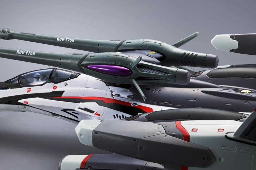 Macross Frontier The False Songstress DX Chogokin VF-25F Tornado Messiah Valkyrie (Alto Saotome Machine Revival Ver.)