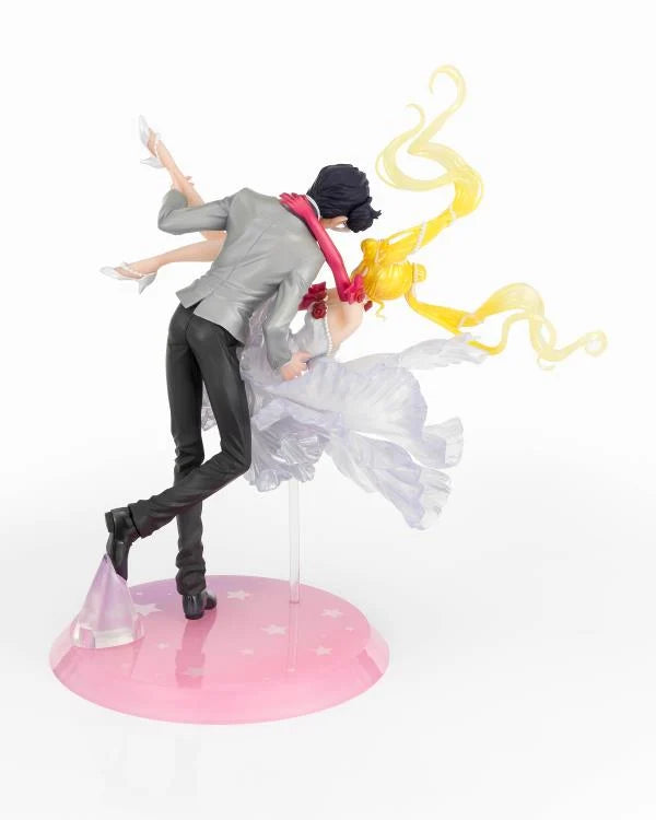 Sailor Moon FiguartsZERO Chouette Usagi and Tuxedo Mask (Moonlight Glow Edition)