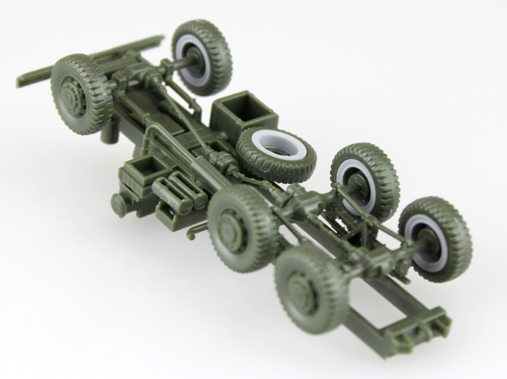 Aoshima 1/72 JGSDF 3 1/2t Truck With Additional Armor (W/6 Figures)