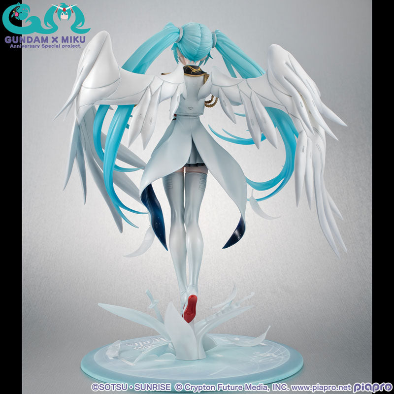 Mobile Suit Gundam 45th Anniversary x Hatsune Miku x Wing Gundam EW Lucrea Hatsune Miku 1/7 Scale Figure