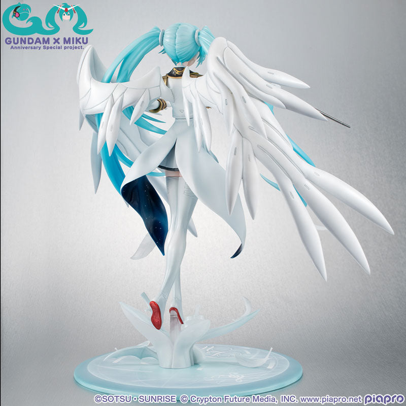 Mobile Suit Gundam 45th Anniversary x Hatsune Miku x Wing Gundam EW Lucrea Hatsune Miku 1/7 Scale Figure