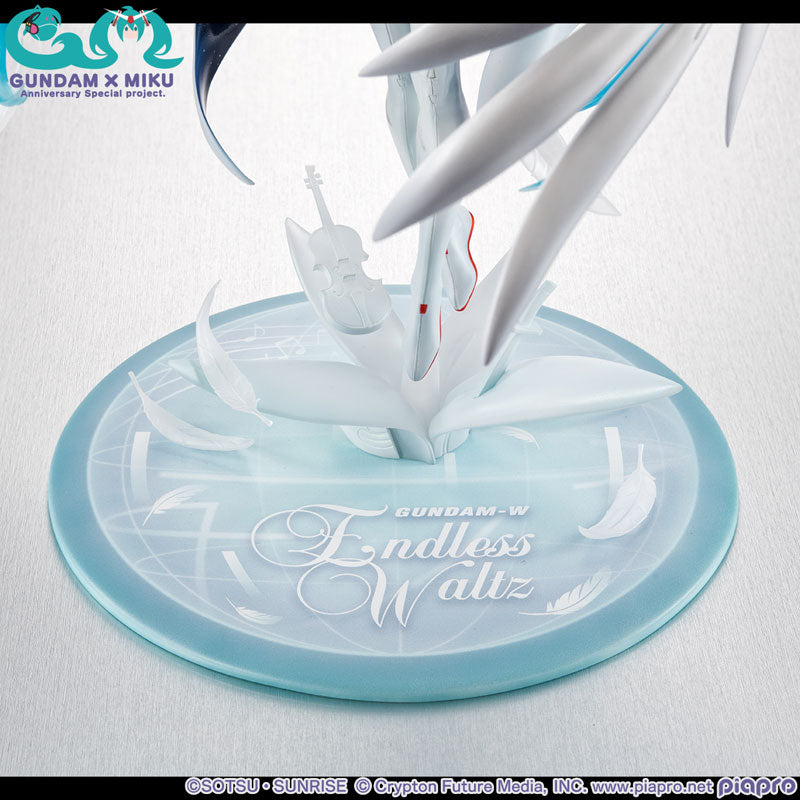 Mobile Suit Gundam 45th Anniversary x Hatsune Miku x Wing Gundam EW Lucrea Hatsune Miku 1/7 Scale Figure