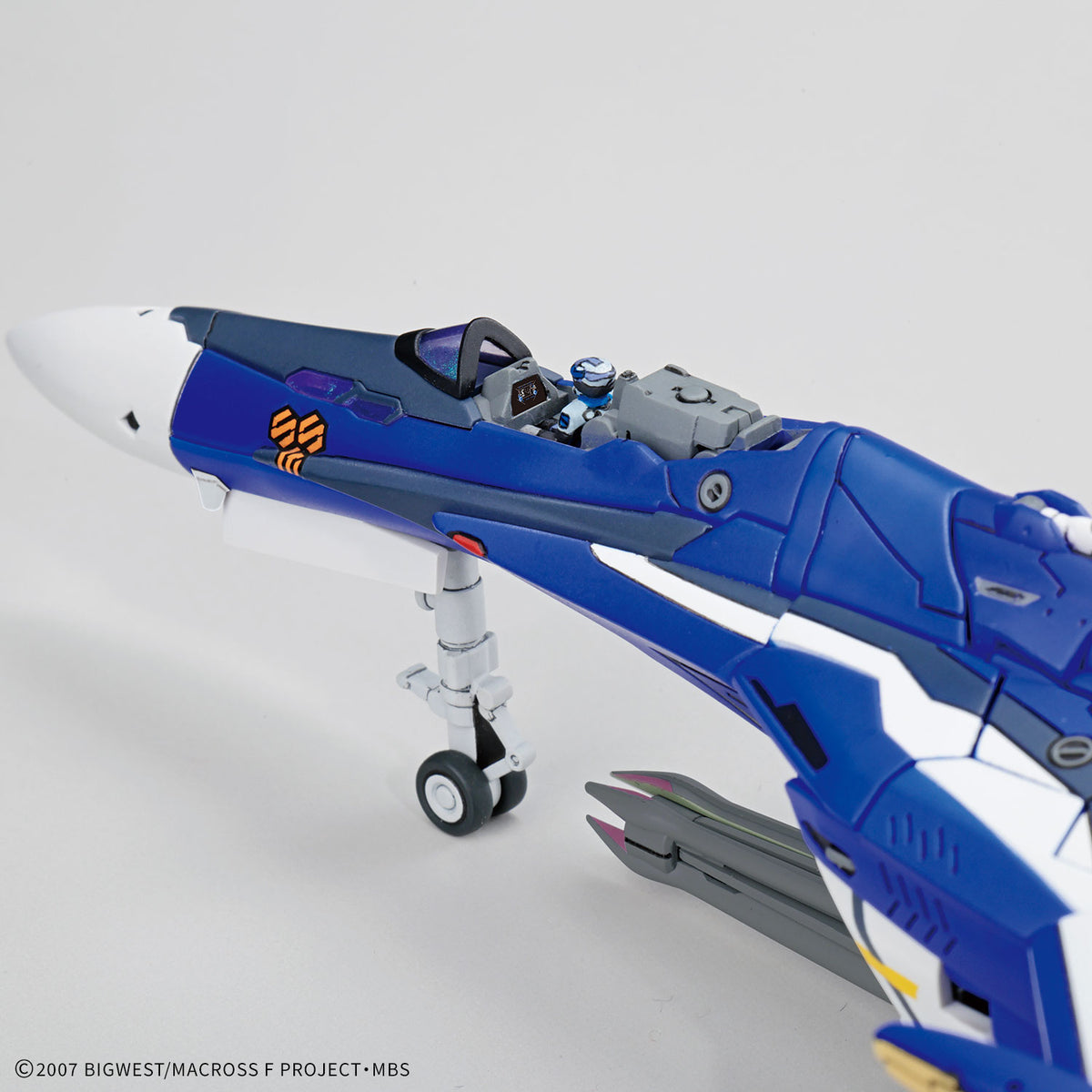 Macross Frontier HG #13 VF-25G Messiah Valkyrie (Michael Blanc Custom) 1/100 Scale Model Kit