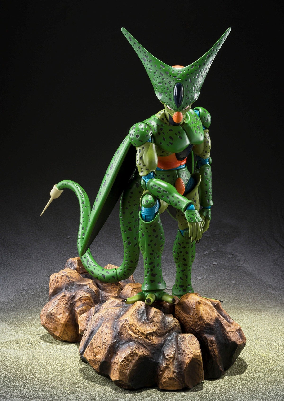 Dragon Ball Z S.H.Figuarts Cell (First Form)