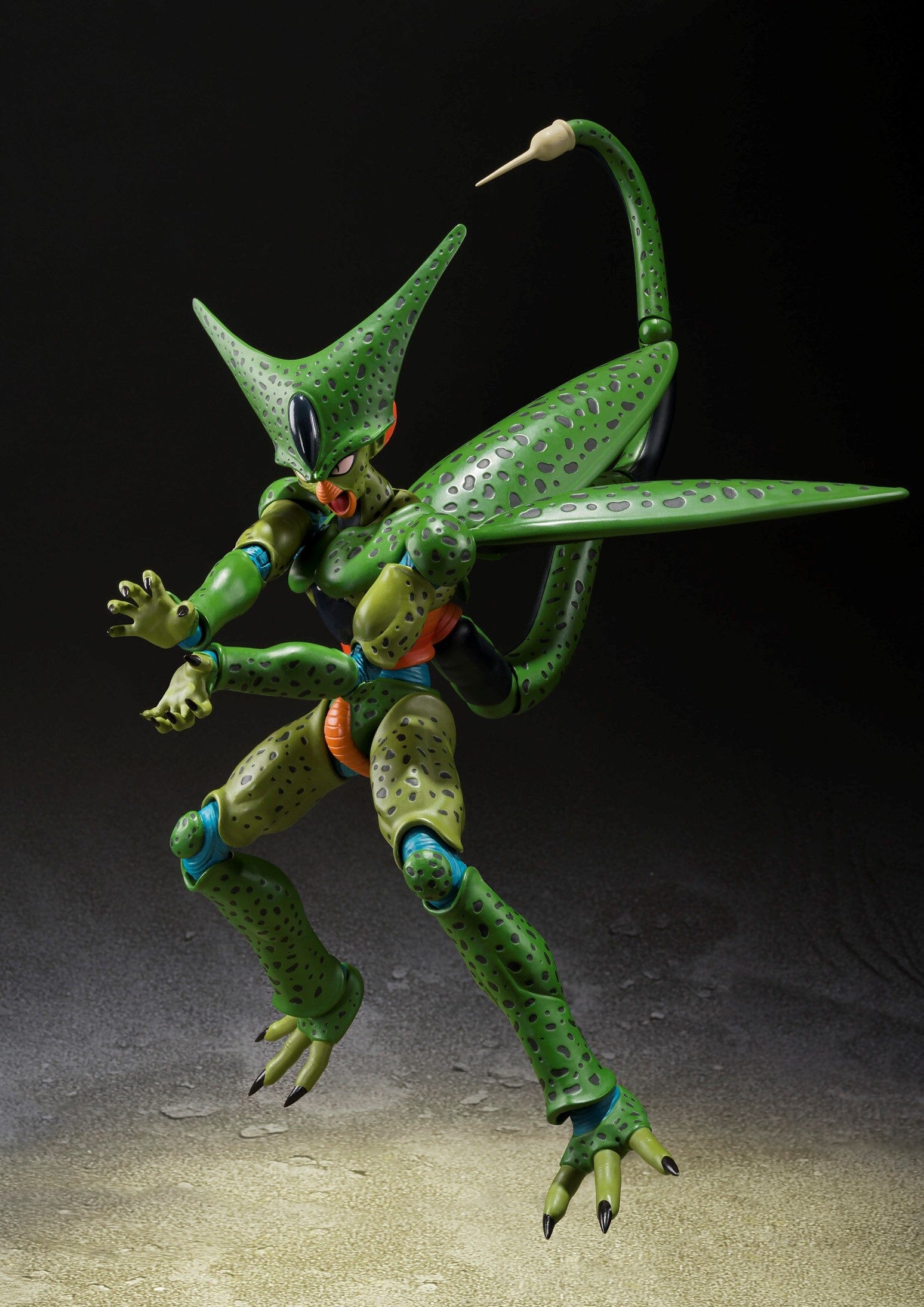 Dragon Ball Z S.H.Figuarts Cell (First Form)